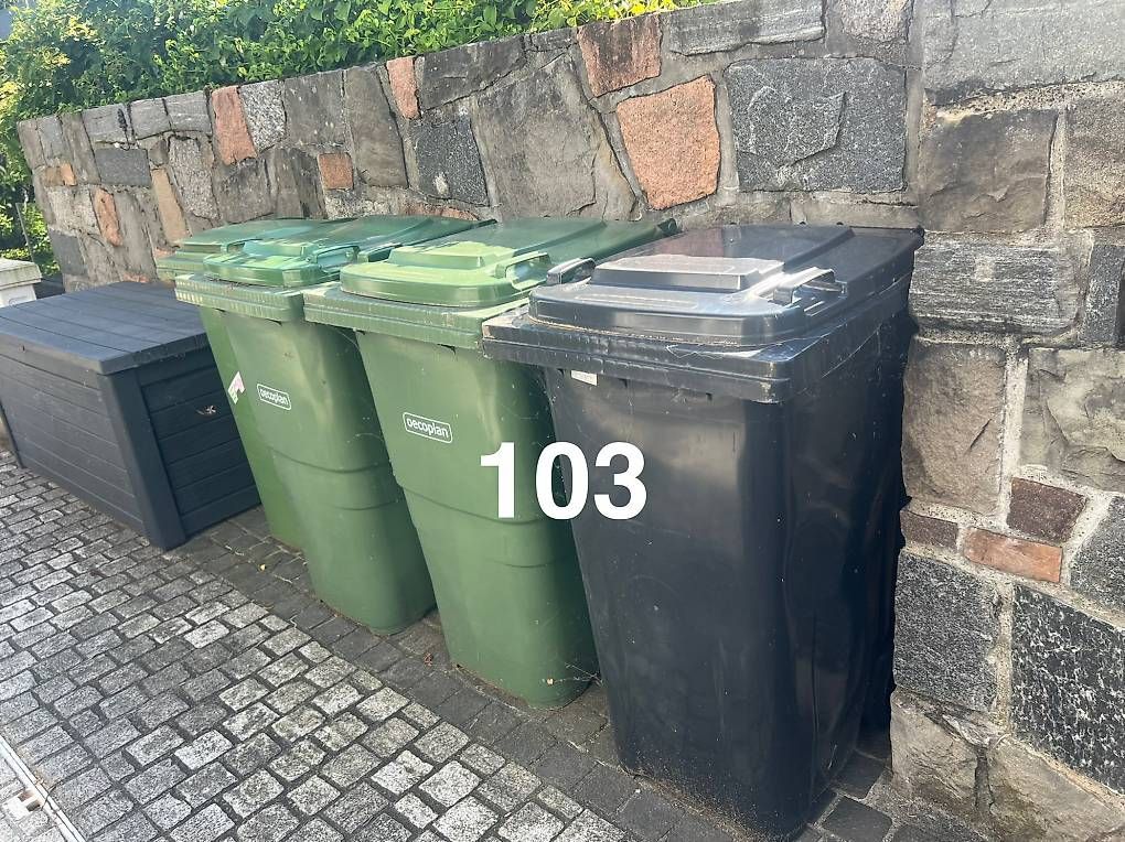 CD: 3 GARBAGE BINS  – Usato da Pfäffikon SZ venduto da lar_wl22