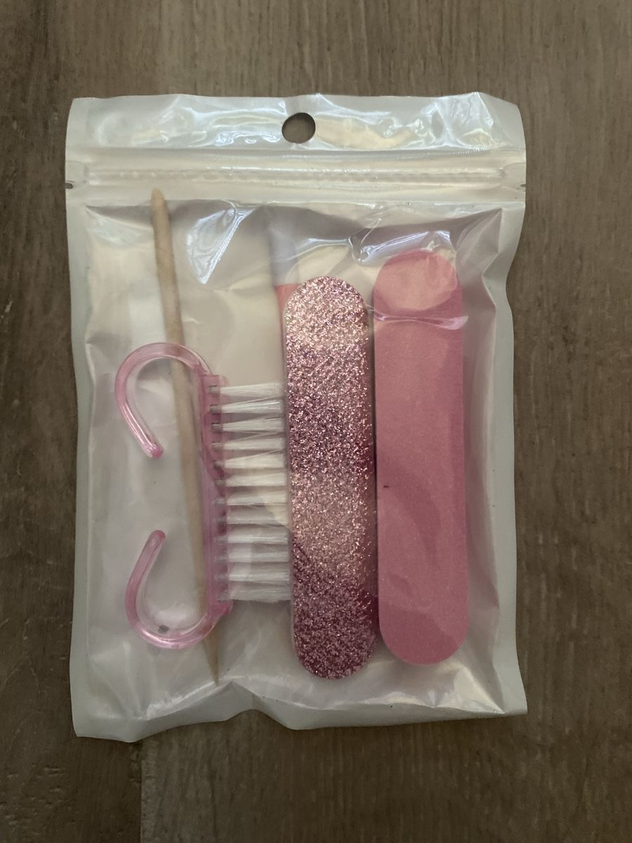 Manicure: Kit manucure pédicure rose scintillant neuf – Nuovo e nell'imballaggio originale da Chamoson venduto da Pince26 1