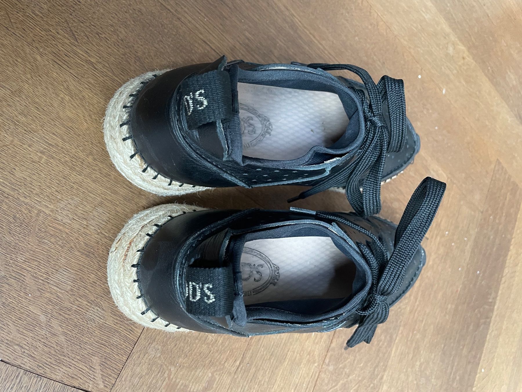 Tod'S Scarpe da donna: TOD‘S Leder Sneaker Schwarz Gr.37 – Usato da Basel venduto da Roasty 1