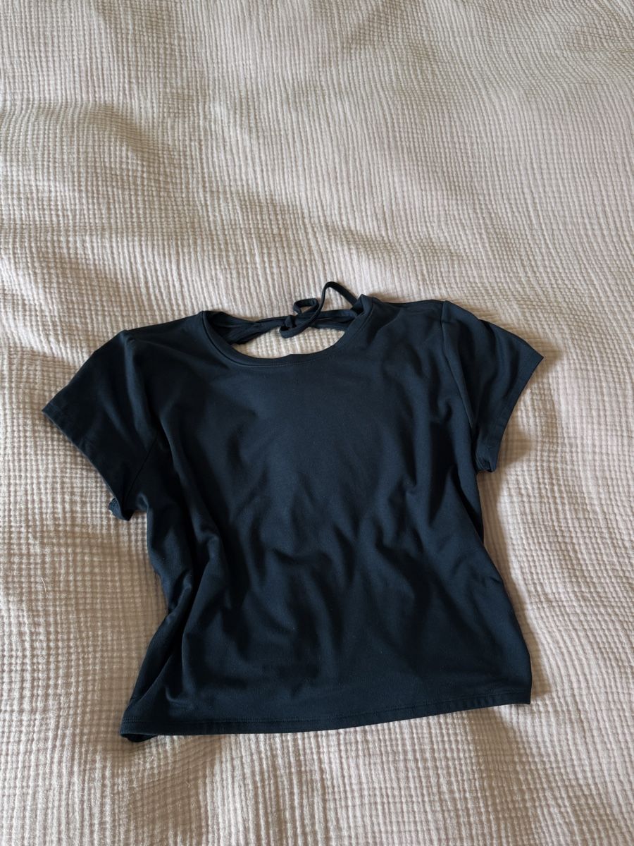 Hollister T-shirt: Rückenfreies Top – Usato da Zürich venduto da aline.20
