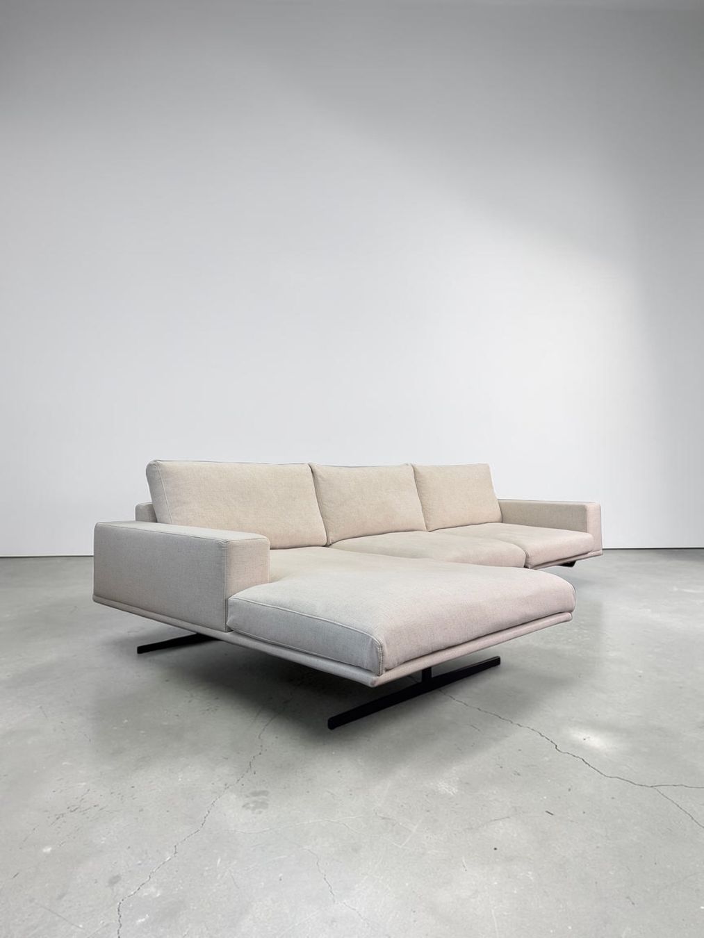Sofas: Livique-Ecksofa, Gestell komplett aus Metall, hellgrau – D'occasion à Fehraltorf par Sofalab.swiss 6