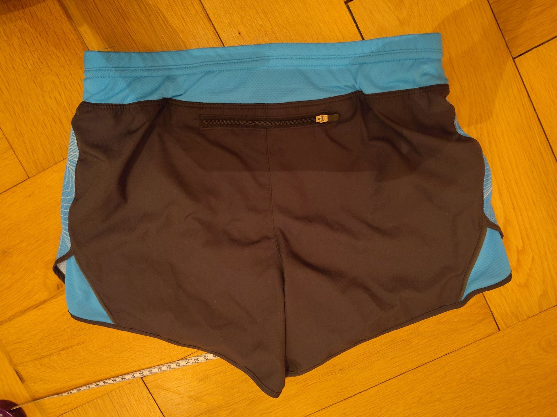 Mizuno Pantaloni: Sportshorts – Usato da Bern venduto da Linii 1