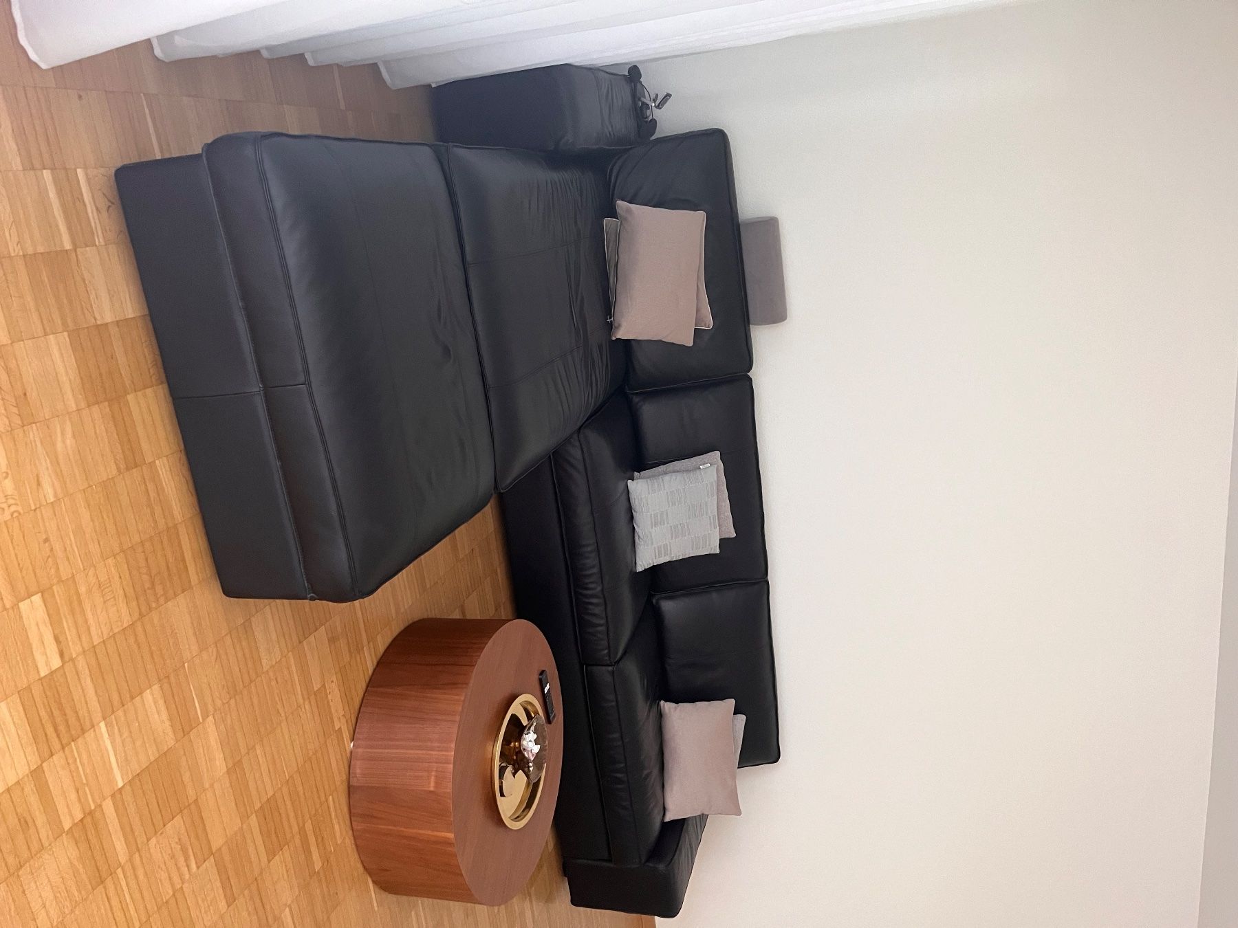 Sofas: Ecksofa Leder schwarz mit  Ottomane – Gebraucht aus Küsnacht ZH von Johnni1 3