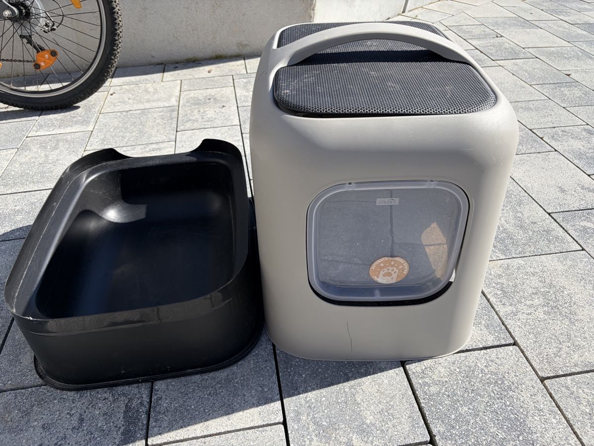 Gattaiole: Modern Covered Cat Litter Box - Beige & Black - Clean! – Usato da Affoltern am albis venduto da onlyrose123 1
