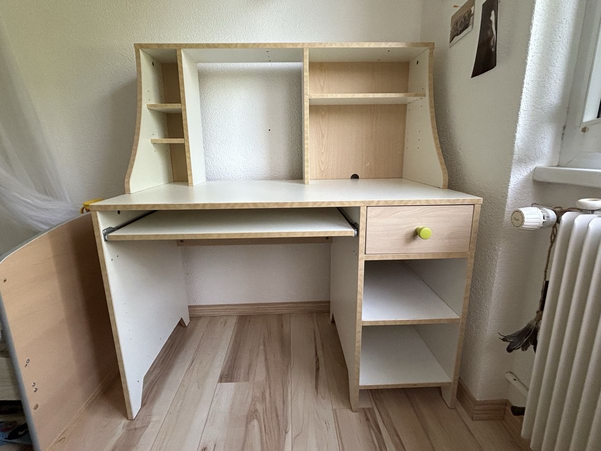 Schreibtische: Bureau d’enfant – Gebraucht aus Les Bois von Fabrice_Delevaux 2