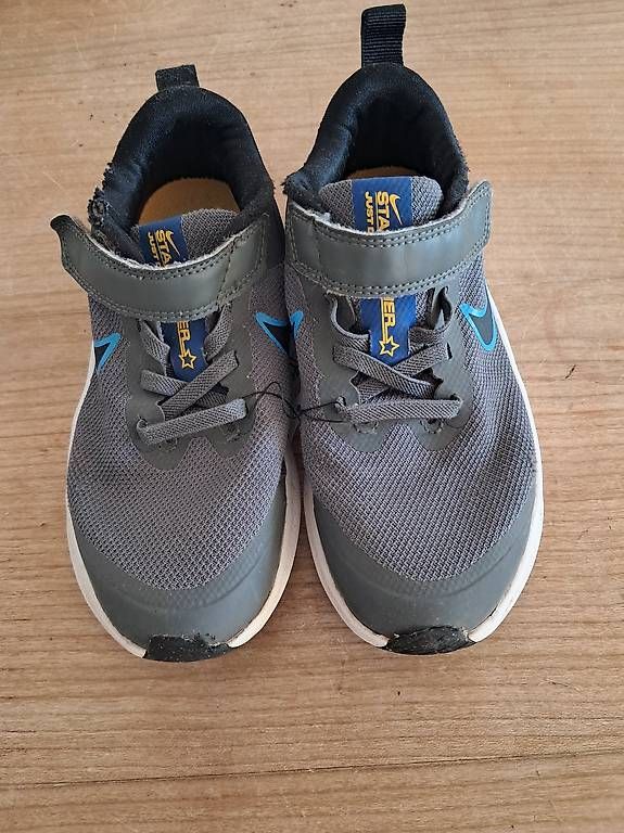 Nike Scarpe per ragazzi: Turnschuhe / Sneaker Nike Gr. 31 – Usato da Ipsach venduto da ginko24 1