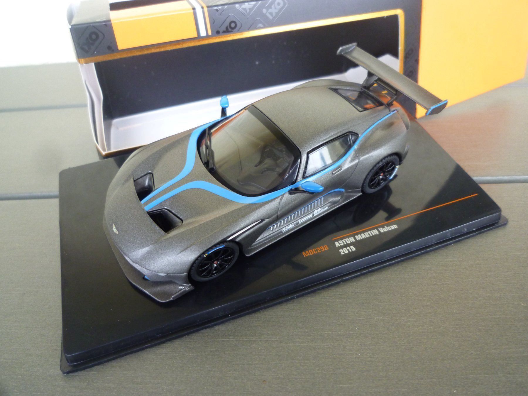 Modellini d'auto: Aston Martin Vulcan (2015) – Nuovo e nell'imballaggio originale da Flawil venduto da Imperiosud 5