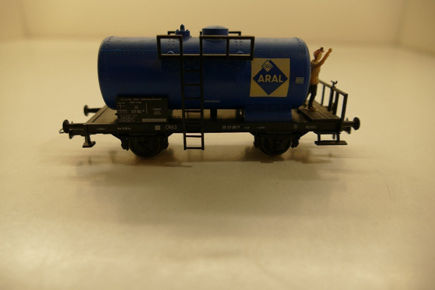 Roco Modellini di ferrovie: Roco H0: DB Kesselwagen Aral – Usato da Niederhasli venduto da rail-duerst 2