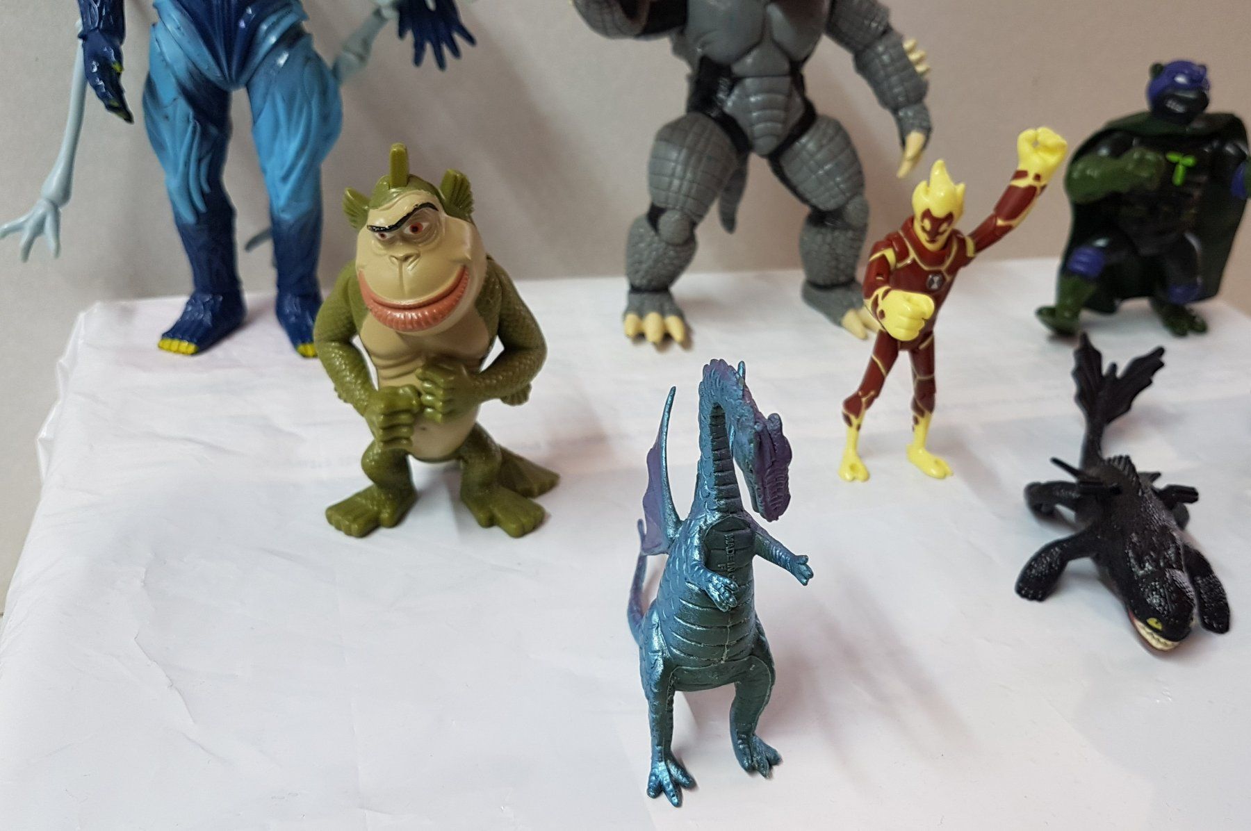 Statuette: 😎9 Diverse Figuren – Usato da Schüpfheim venduto da Games_Spielkonsolen 4