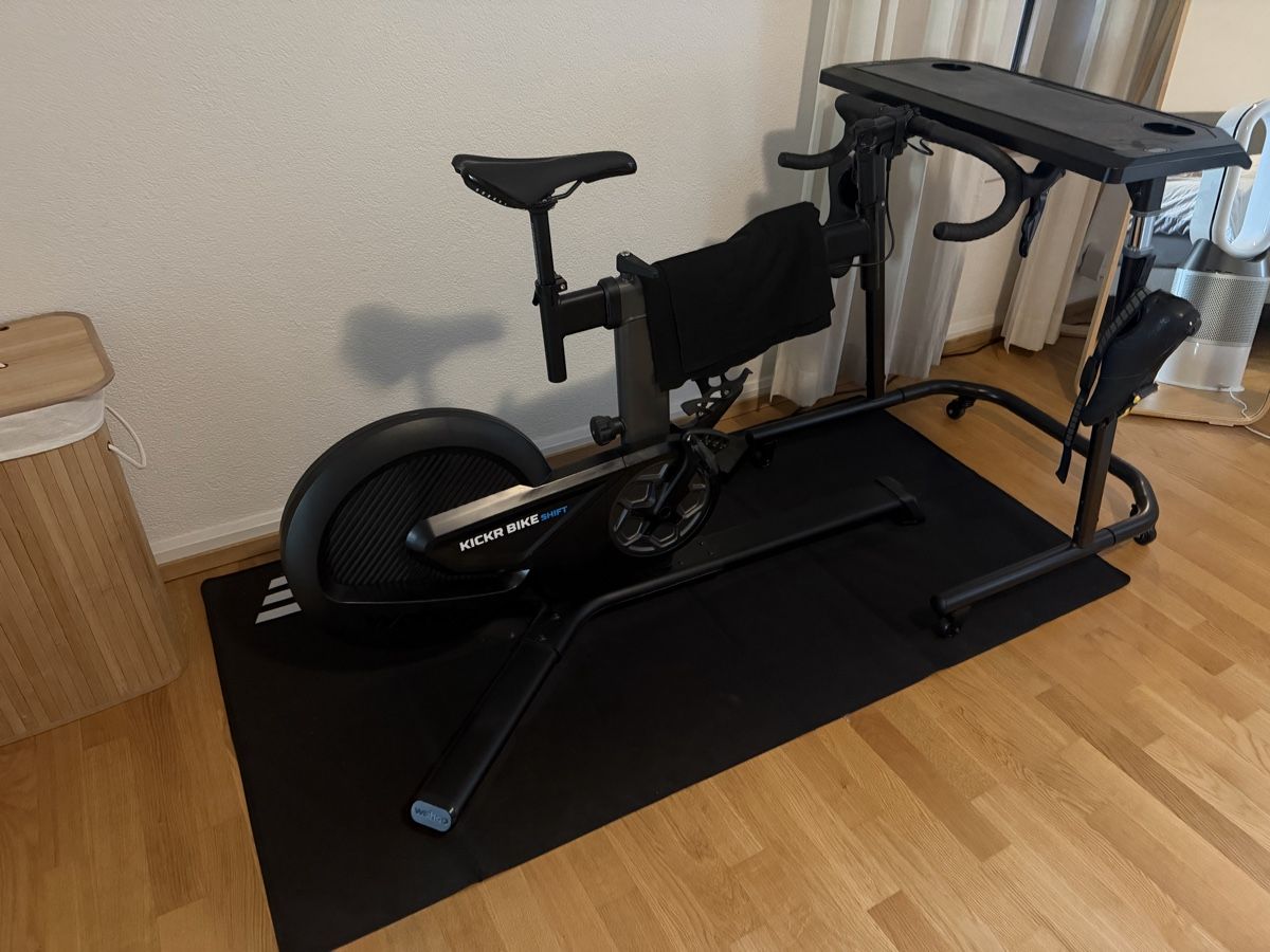 Wahoo Hometrainer: Wahoo KICKR Bike Shift C3D5 trainer, good condition – Nuovo (secondo la descrizione) da Zürich venduto da geo_8fxz