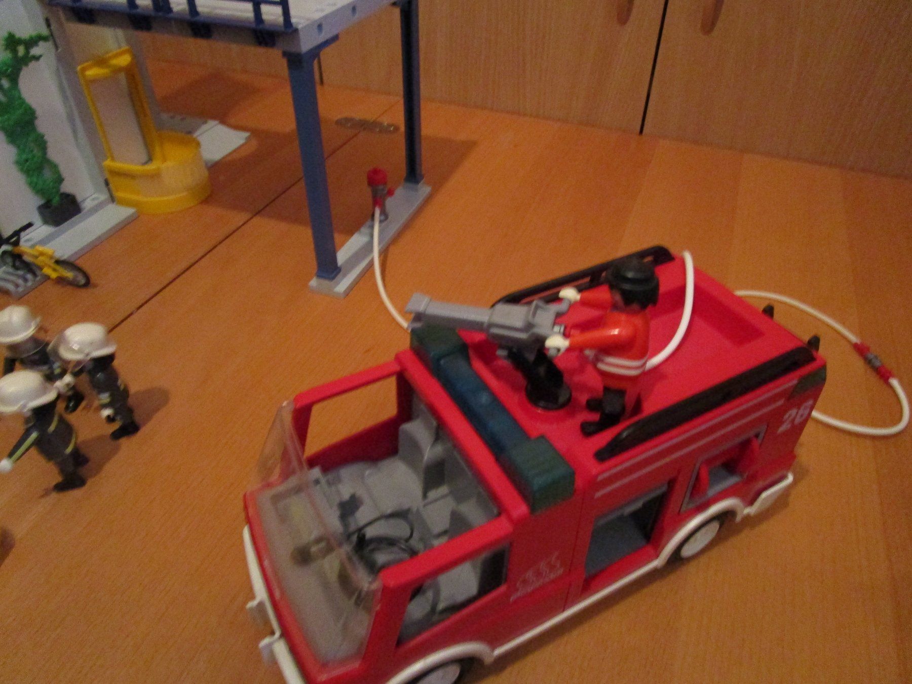 Playmobil Giocattoli: Playmobil - Feuerwehrstation 1 – Usato da Wetzikon ZH venduto da Storchadebar 2