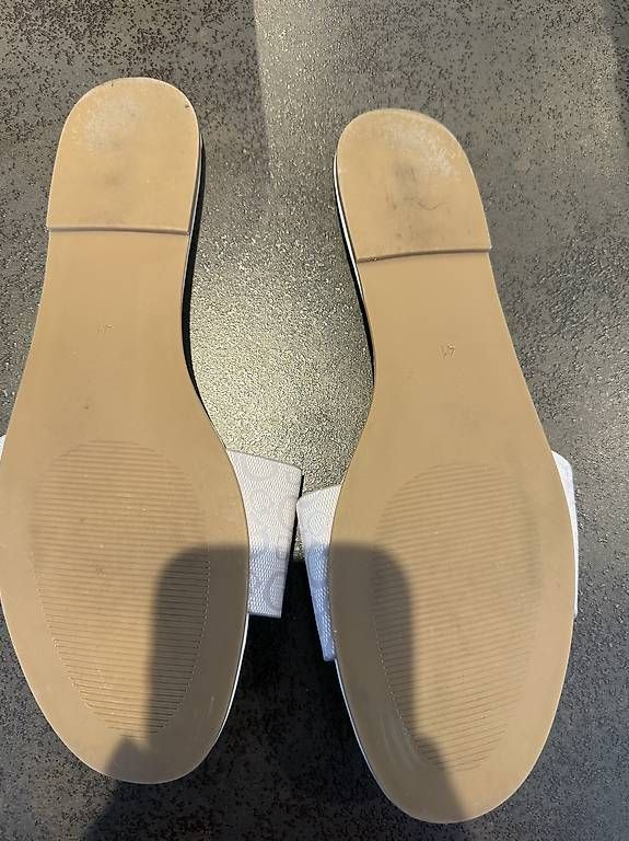 Damenschuhe: GUESS LOGO-PANTOLETTEN – Gebraucht aus Schötz von kon_57fh 3