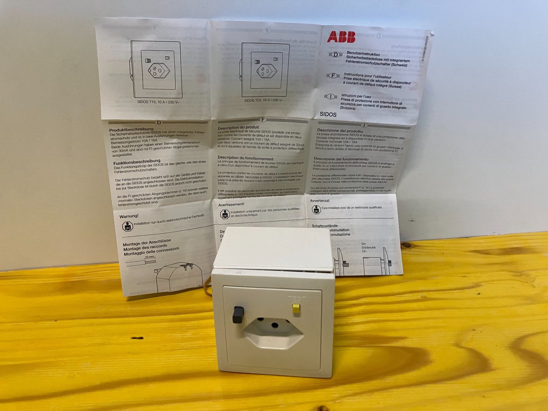 ABB Spine: ABB Sicherheits-Steckdose - SIDOS - 10A ab 1.- – Nuovo (secondo la descrizione) da Lichtensteig venduto da Buy24International
