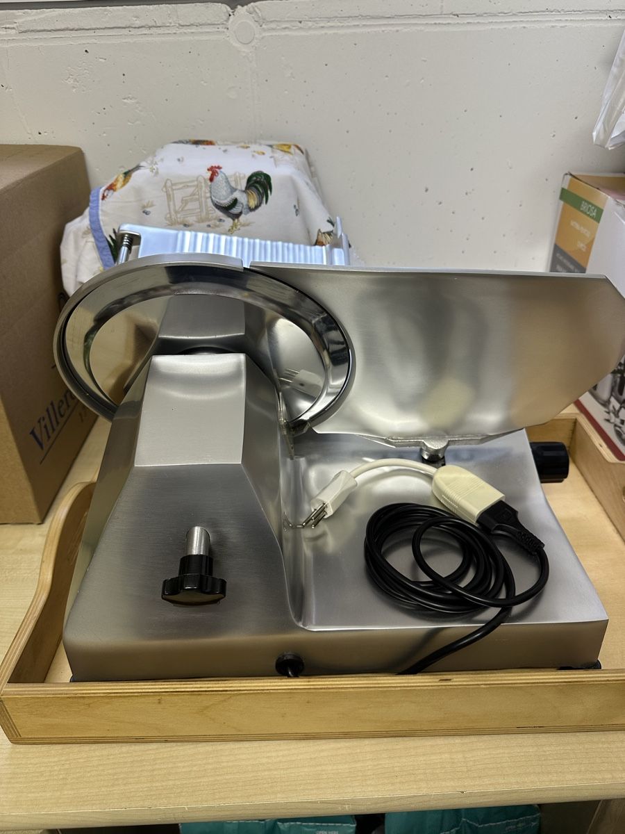 Elettrodomestici da cucina: Affettatrice in acciaio – Usato da Gordola venduto da EleSecondHand-TCG 4