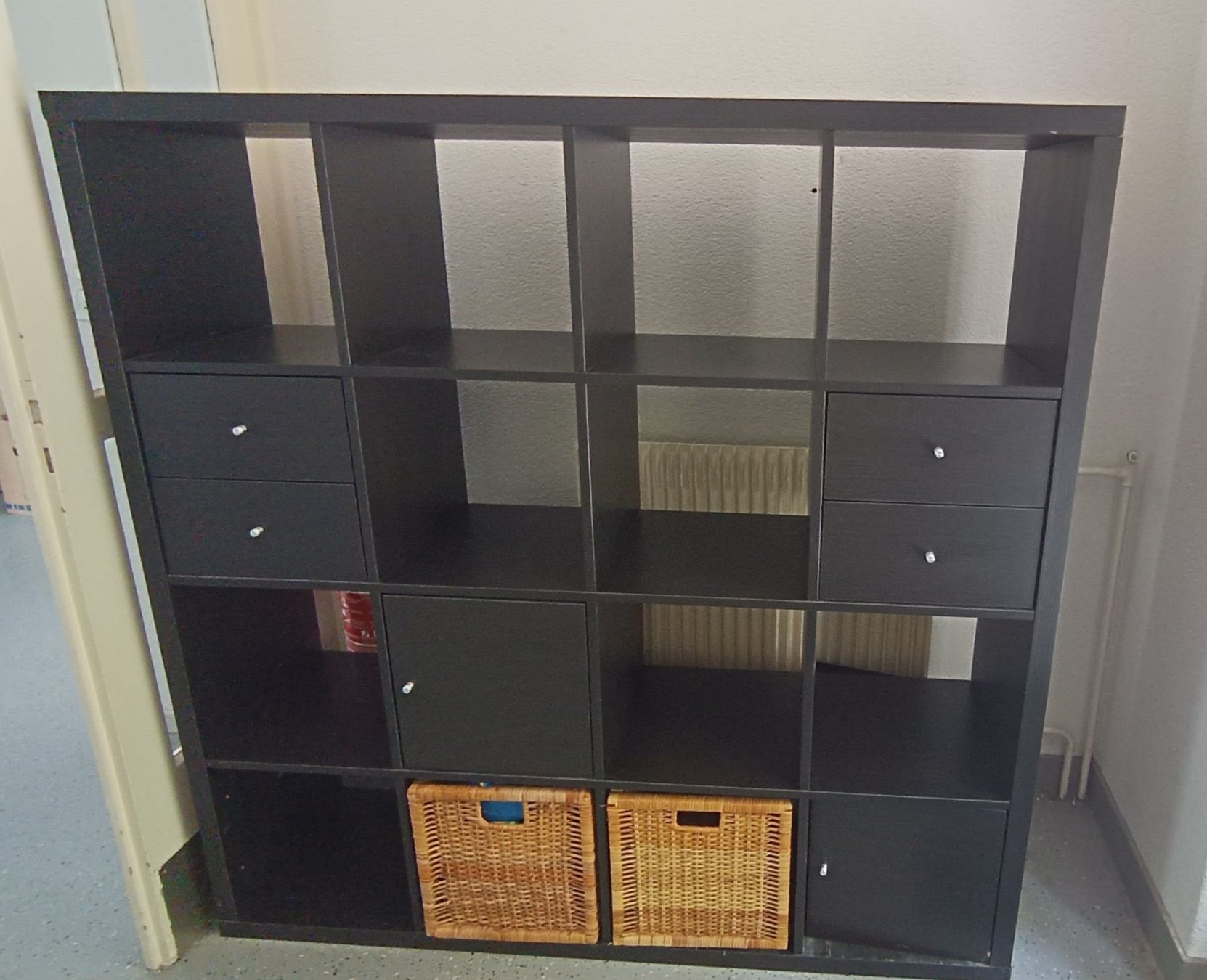 Ikea Scaffali: Kallax Regal 4x4 schwarzbraun – Usato da Bern venduto da cla_2fr5