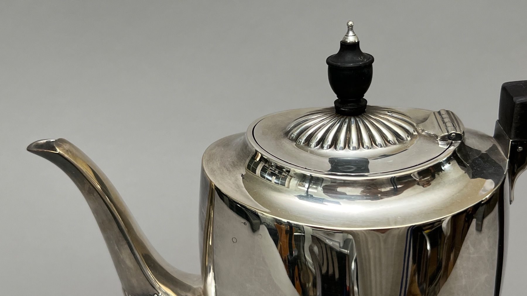 Teiere: TEE-KAFFEKANNE / klassizistisch 1900 – Usato da Basel venduto da herr_majesty 2