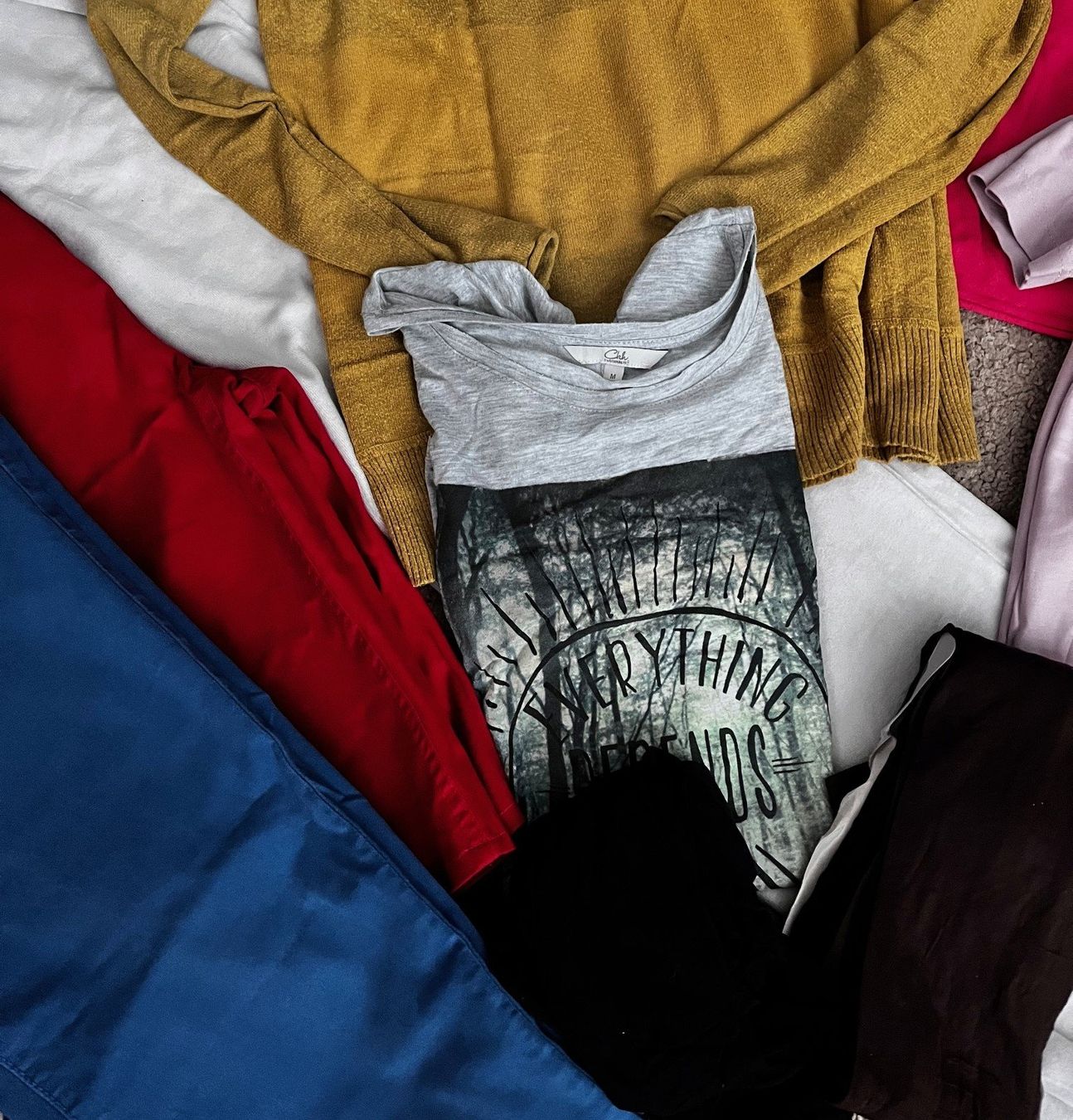 Kleiderpakete: Grosses Damenkleiderpaket Gr. M - Hosen, Shirts, Pullover... – Gebraucht aus Laufen von eichhorn15 4