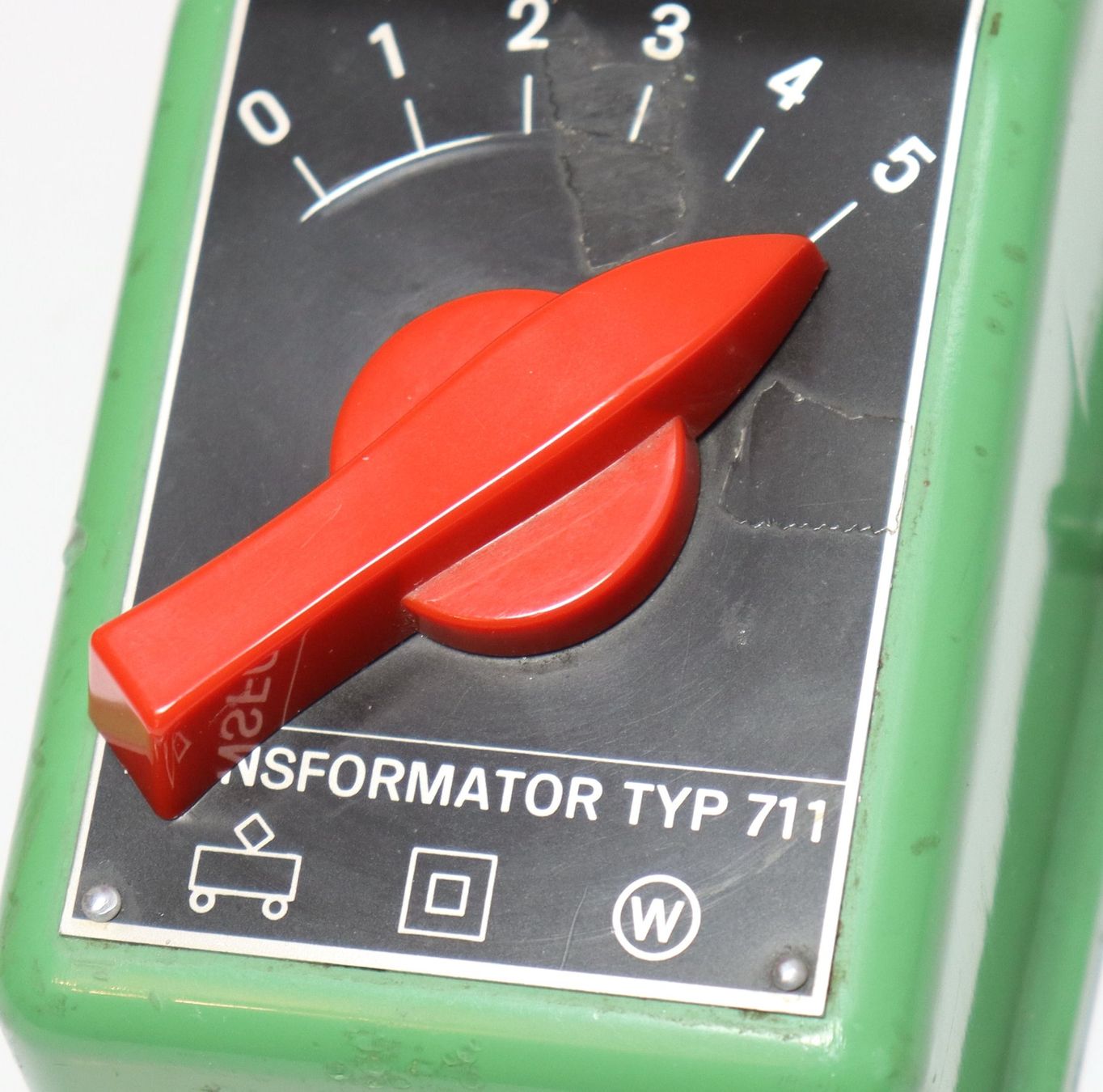 Fleischmann Modellini di ferrovie: Fleischmann Modelleisenbahn Typ 711 Transformator 14V DC – Usato da Frick venduto da volvo850driver 1