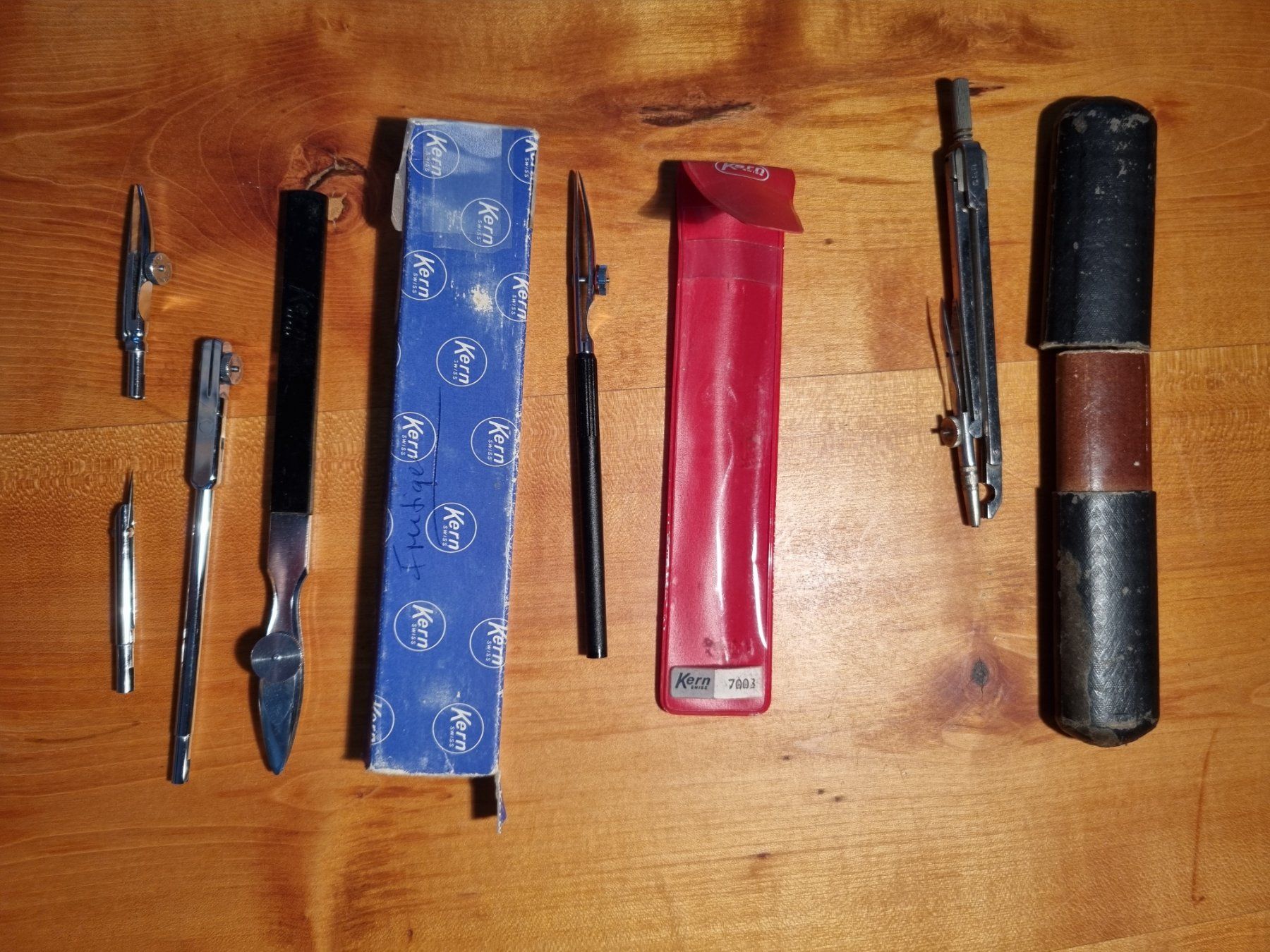 Tutti gli attrezzi: 3 Set Zeichner-Utensilien, – Usato da Fürstenaubruck venduto da PizBeverin2018