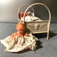 ❗Jetzt = 37.- Fr.!!❗schönes alt.METALL Gitterbett+ Puppe+Zub