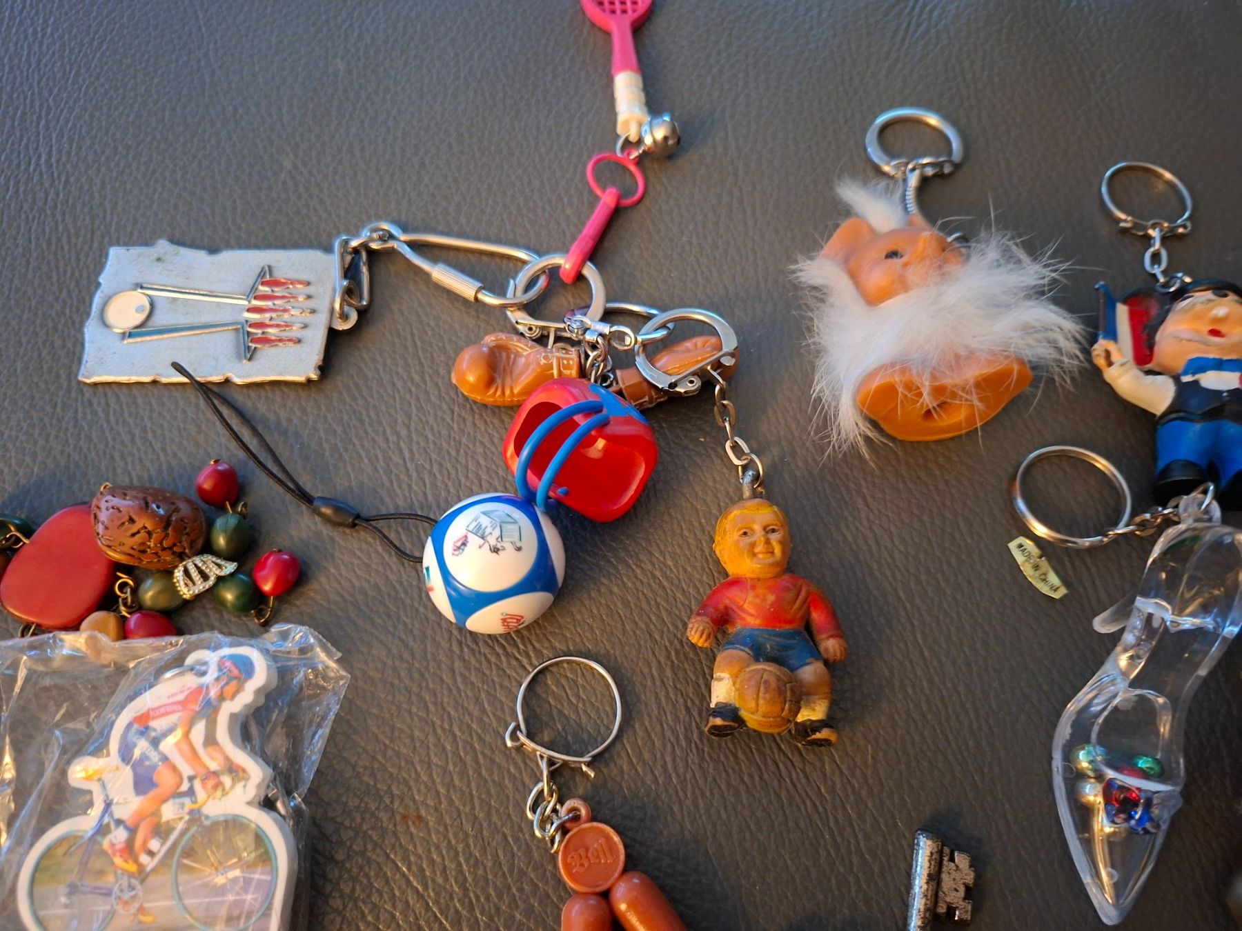Portachiavi: Collection de porte-clés variés -51×! – Usato da Cheseaux sur lausanne venduto da Asergio 2