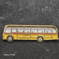 Seltener "LUTZIA BASEL" Anstecker / Pin - Bus Rarität!