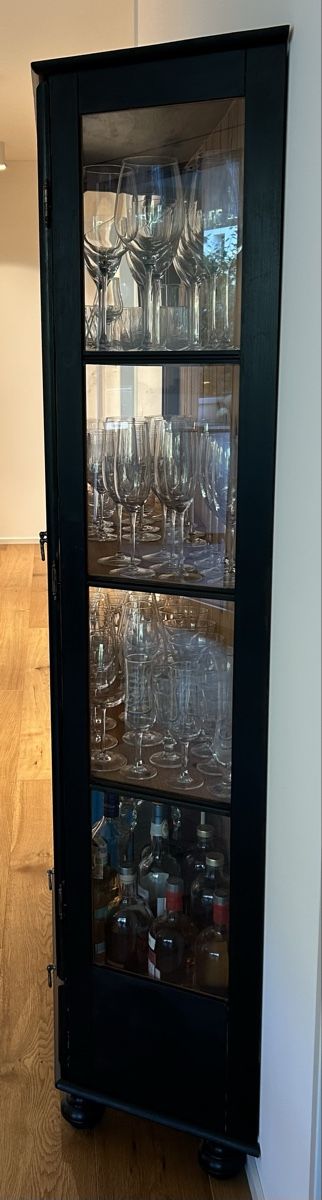 Vitrinen: Vitrine – Gebraucht aus Pfäffikon SZ von ril_6l6q 1