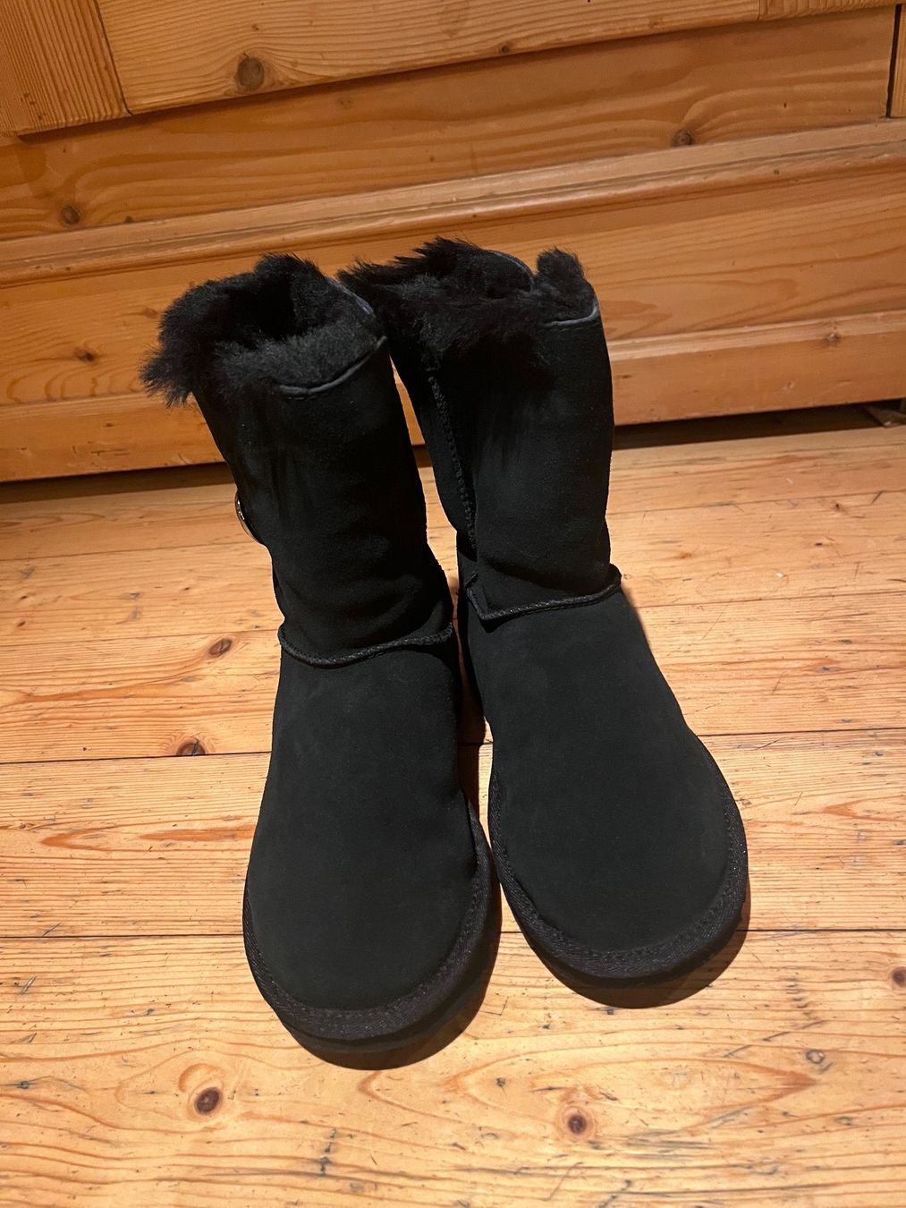 Ugg Scarpe da donna: Original UGG Boots, ungetragen – Nuovo e nell'imballaggio originale da Wil/ZH venduto da Mrsjennienguyen 3
