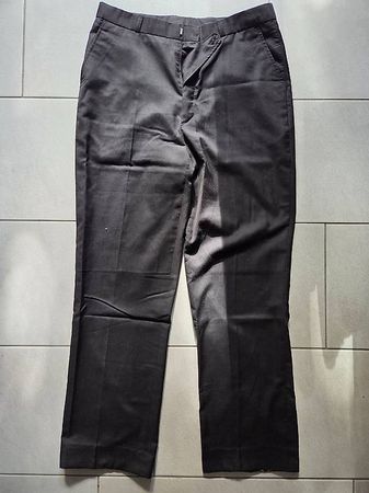Schwarze Hose