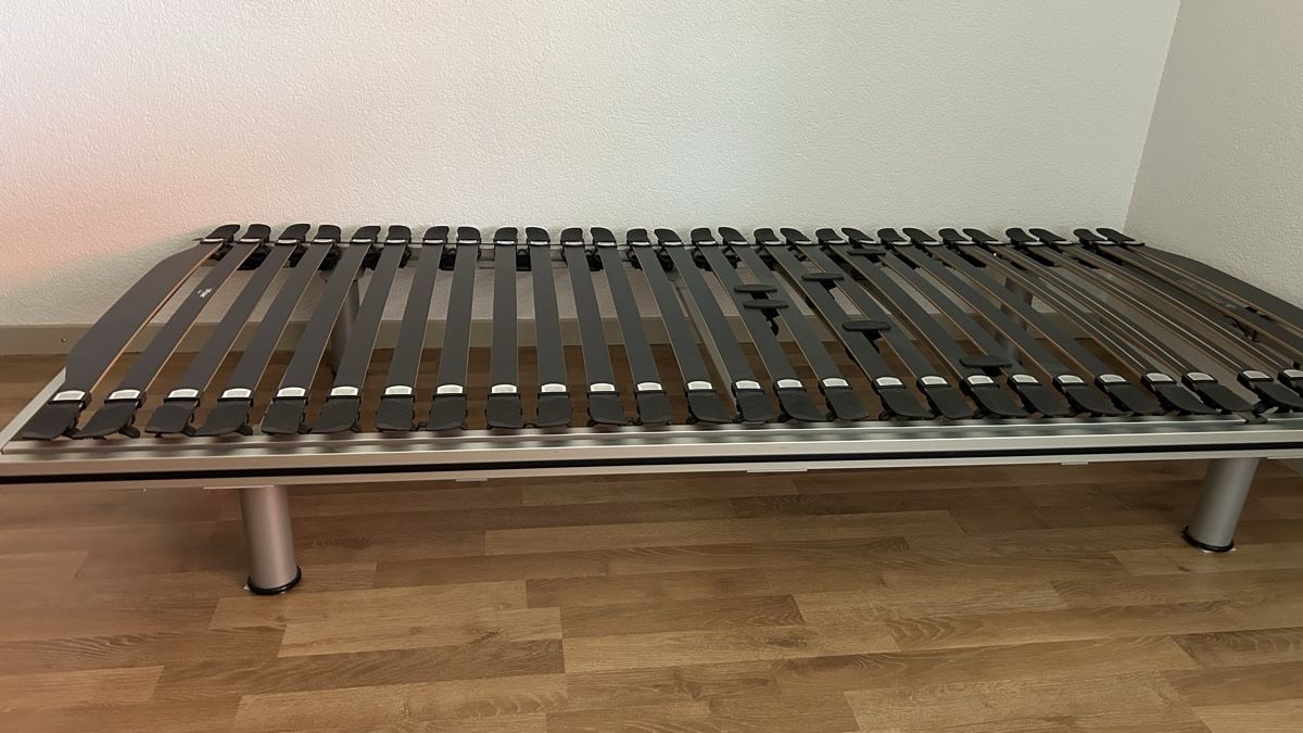 Pfister Lits: Bett inkl. Lattenrost – D'occasion à Fraubrunnen par cur_c2cc 1