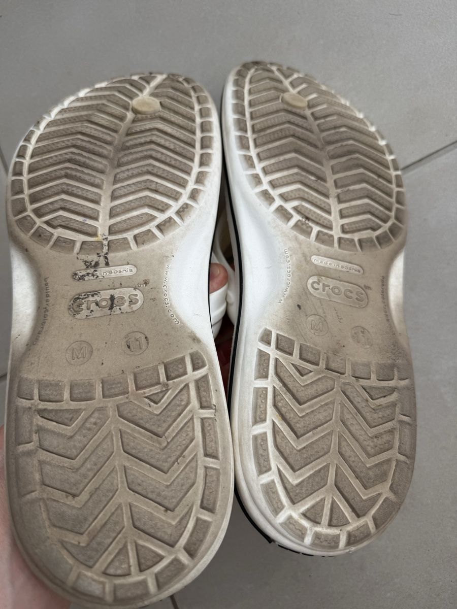 Crocs Scarpe da uomo: Crocs Zehentrenner Flip Flops weiss – Usato da Recherswil venduto da Noname1 2