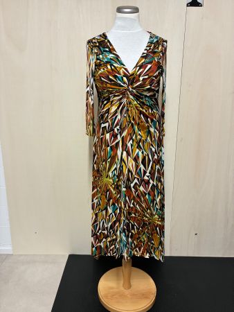 Farbenfrohes Kleid von Wallis in Grösse 44