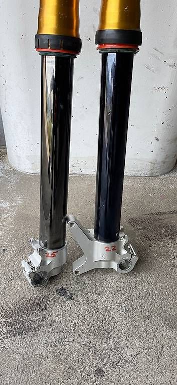 Pezzi di ricambio: Öhlins 48mm Gabel  – Difettoso da Wangen SZ venduto da Flupo74 1