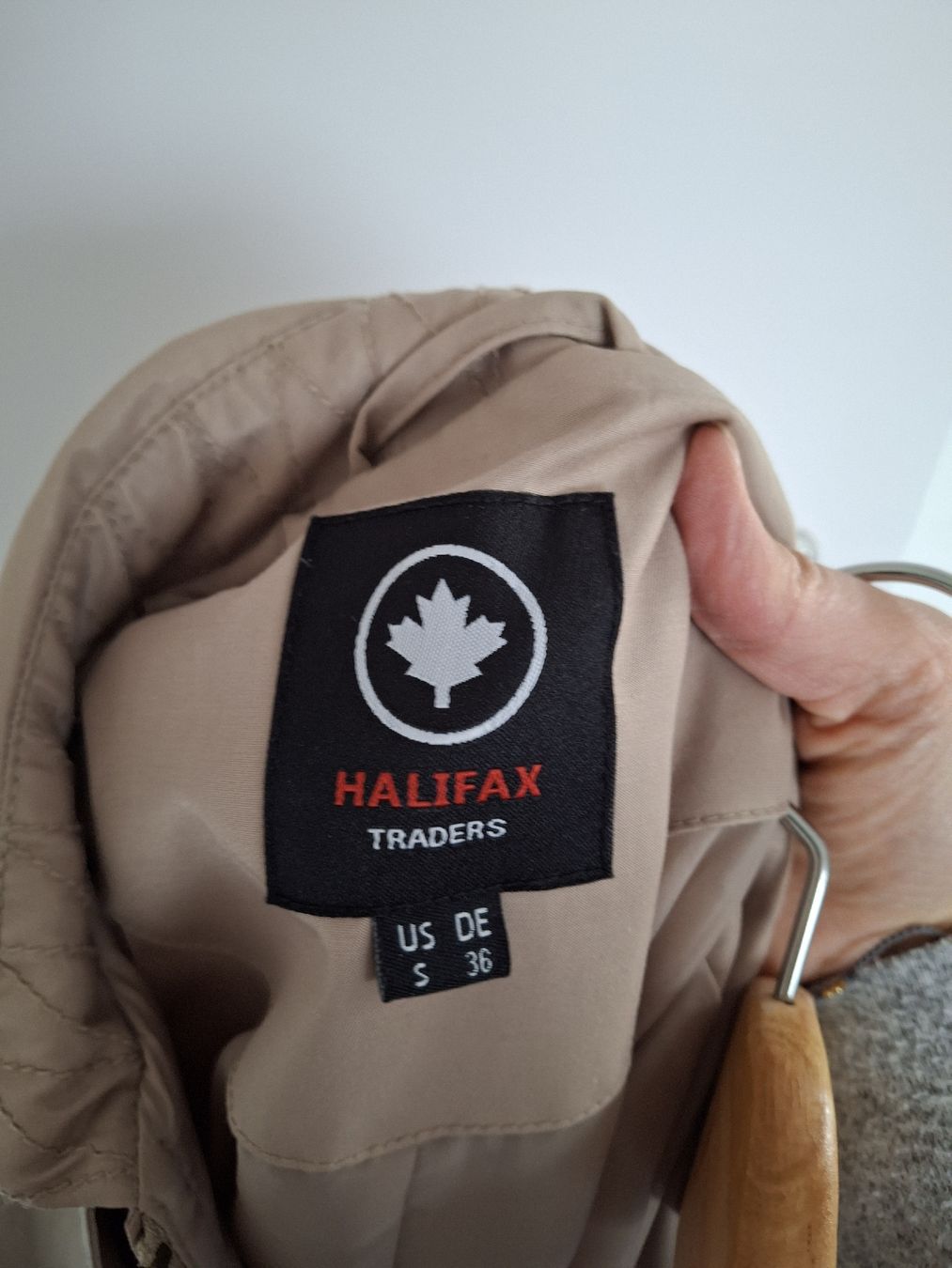 Cappotti: Neuwertiger Trenchcoat von Halifax Traders Gr. 36 – Usato da Romanshorn venduto da Maka02 1