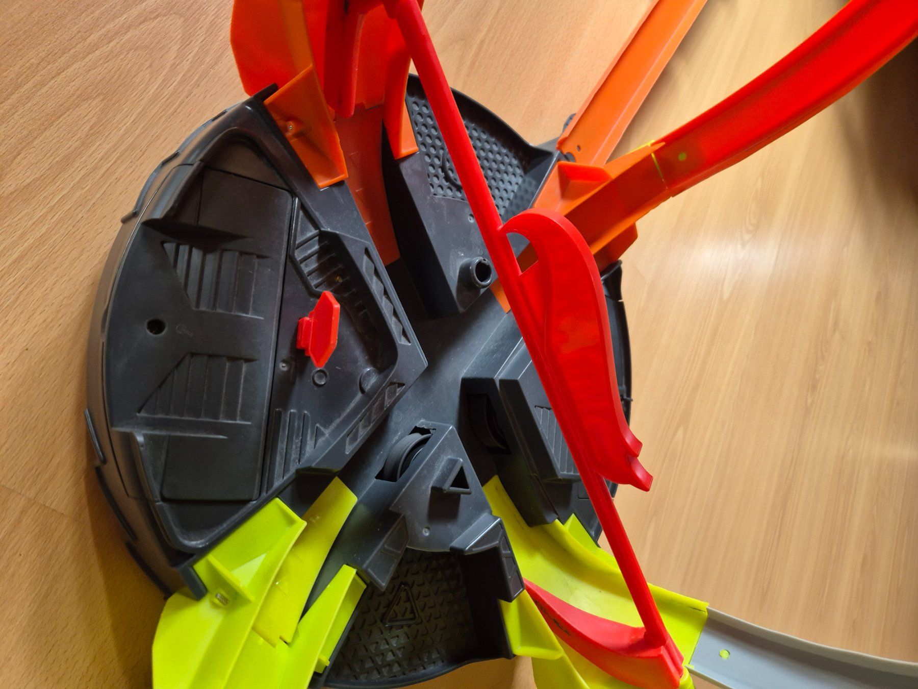 Hot Wheels Jouets: Hot Wheels Duellbahn mit Doppel-Looping – D'occasion à steinach par igimaster 2