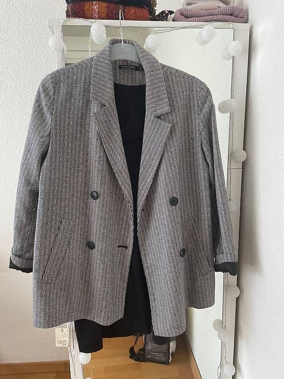 Jacken: Oversized Blazer – Gebraucht aus Zürich von sti_s6p8