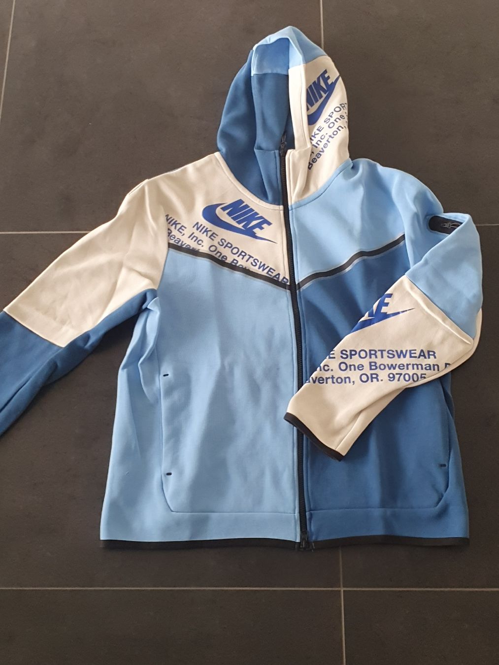 Nike Giacche: Nike Tech Fleece im L – Usato da Rubigen venduto da puma1975