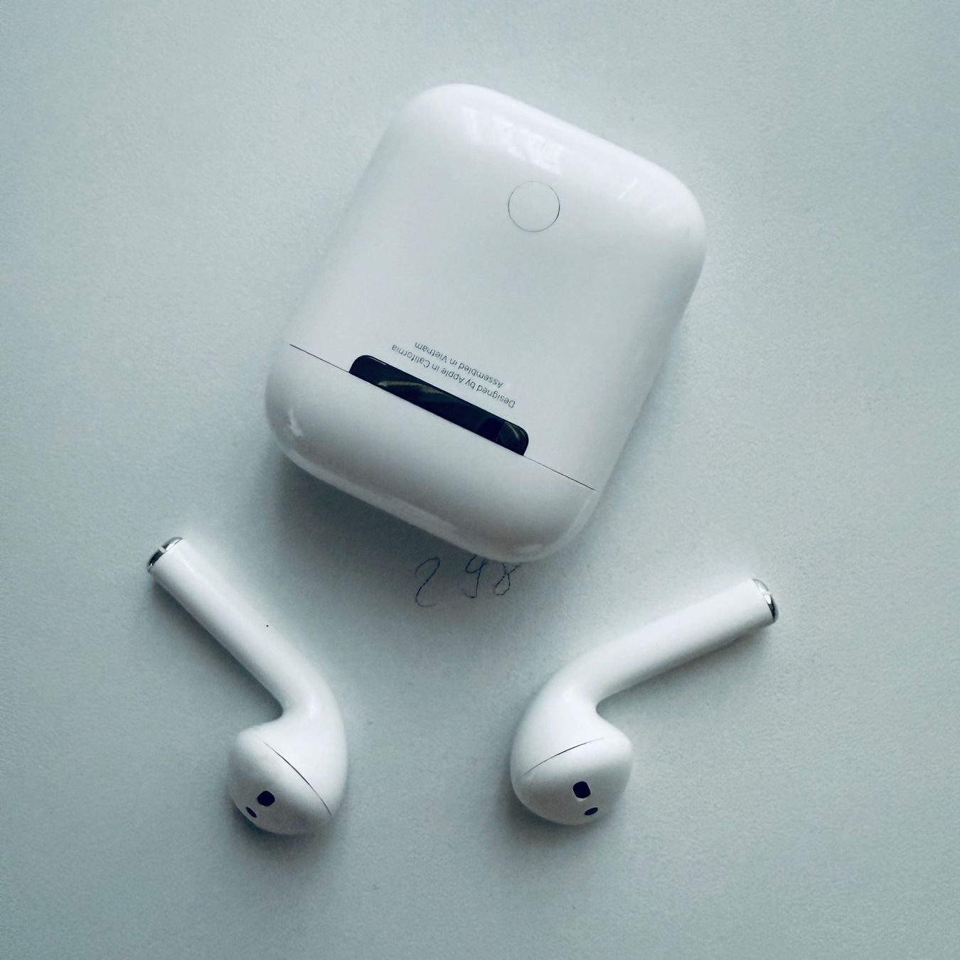 Apple Kopfhörer: Original Apple AirPods 2 Gen. Wireless Kopfhörer & Case – Gebraucht aus Basel von MY.AIRPODS.SHOP 8