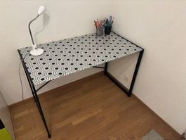 Petit bureau L115cmxL60cmxH75xm métal/plateau en verre