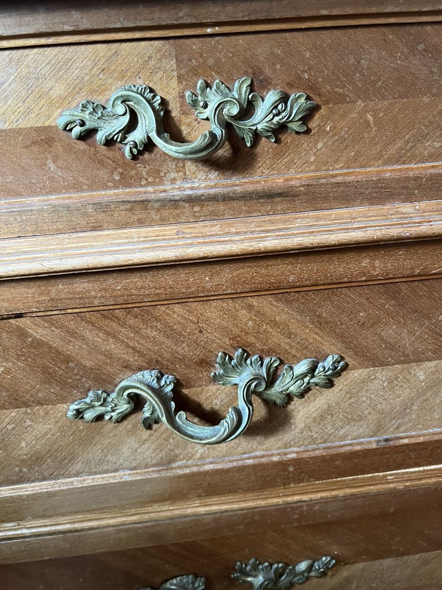 Cassettiere: Antikes Kommode aus Nussbaumholz, Shabby Chic Stil – Usato da Unterkulm venduto da gue_hn6p 2