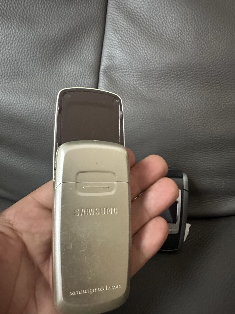 Samsung Telefoni cellulari / Smartphones: Samsung Handy Konvolut 2 – Difettoso da Heerbrugg venduto da Amazon38 2