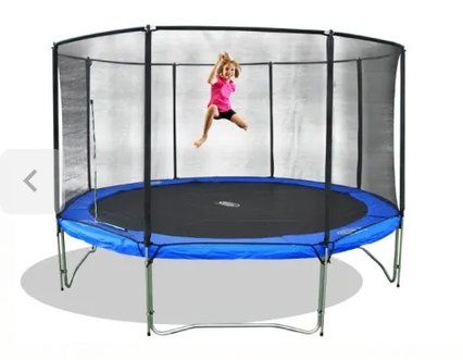 Trampolines: Jumpmax Trampolin, mit Netz – D'occasion à Liestal par beelzebub