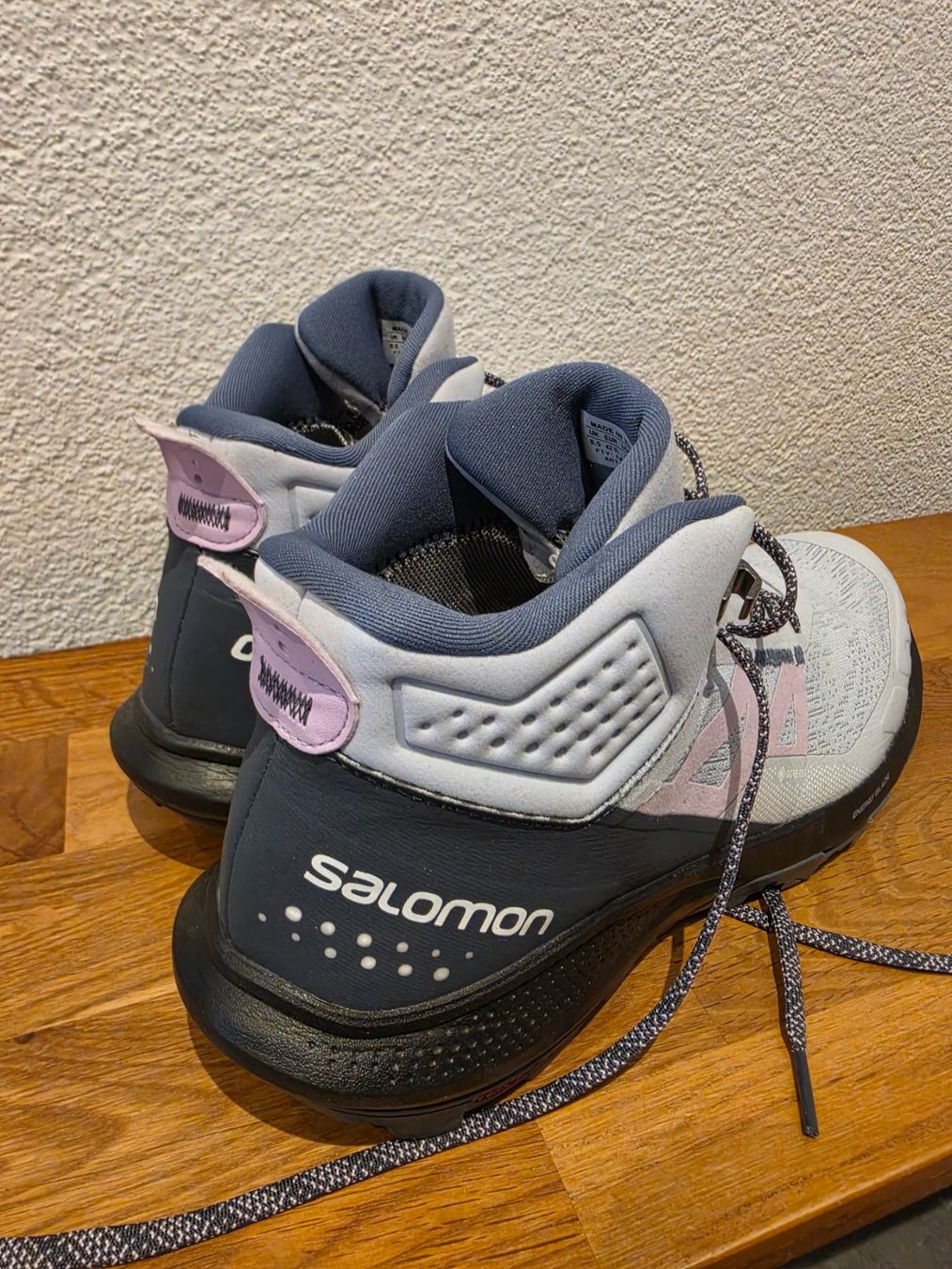 Salomon Scarpe da donna: Salomon Outpulse Mid Gore-Tex - Wanderschuh - Gr. 42 2/3 – Usato da Buchs AG venduto da Chris_Lee-Bear 1