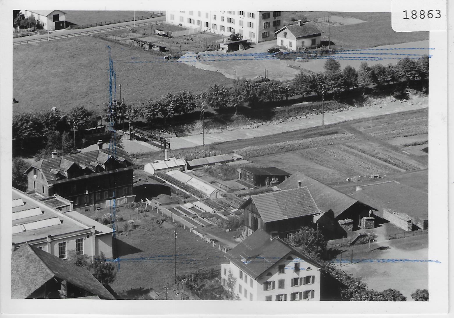 Cartoline postali: Flugaufnahme Linthal - Blumengeschäft – Antico da Ettingen venduto da Kartenplanet