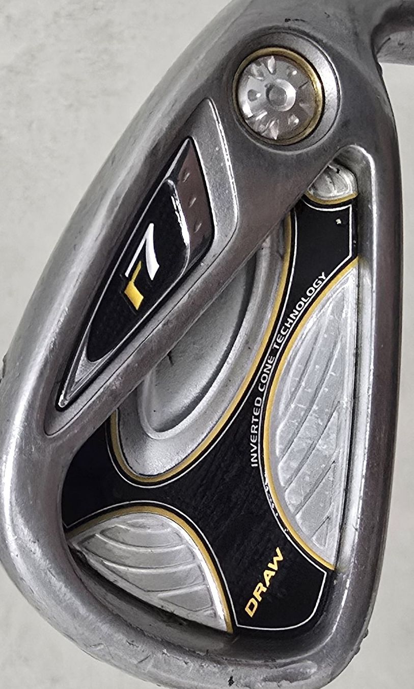 Taylor Made Schläger & Sets: Golf Iron 4 Right Handed Inverted Cone Technology – Gebraucht aus Brüttisellen von ryanclarky5