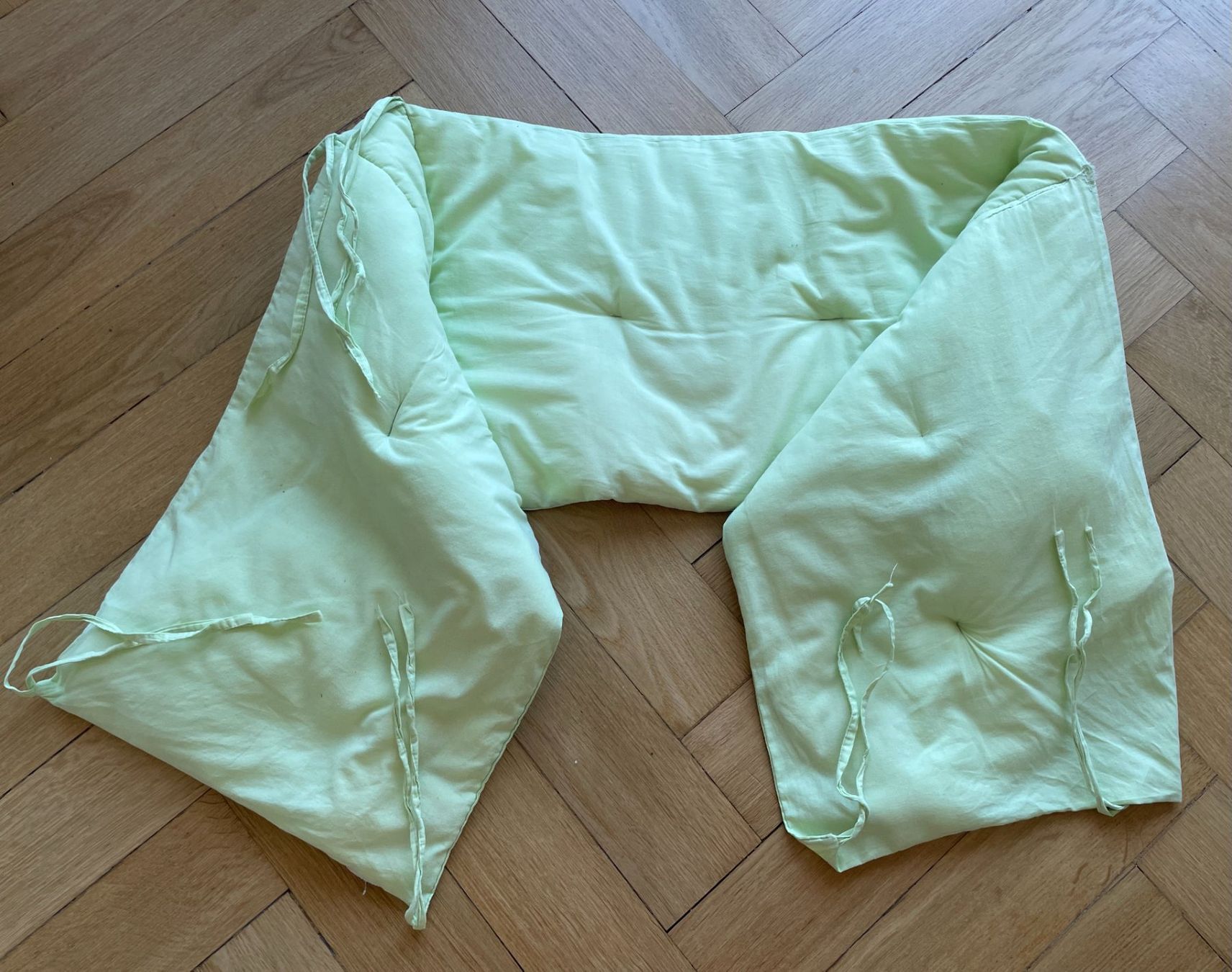 Cuscini: Nestchen hellgrün mit Bindebändchen guter Zustand – Usato da Zürich venduto da cor_sr9f 1