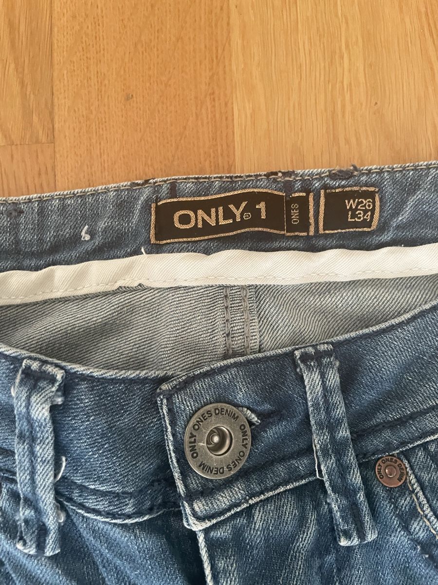 Only Jeans: Flared Low Jeans Only 26/34 – Usato da Greifensee venduto da cosma76 2