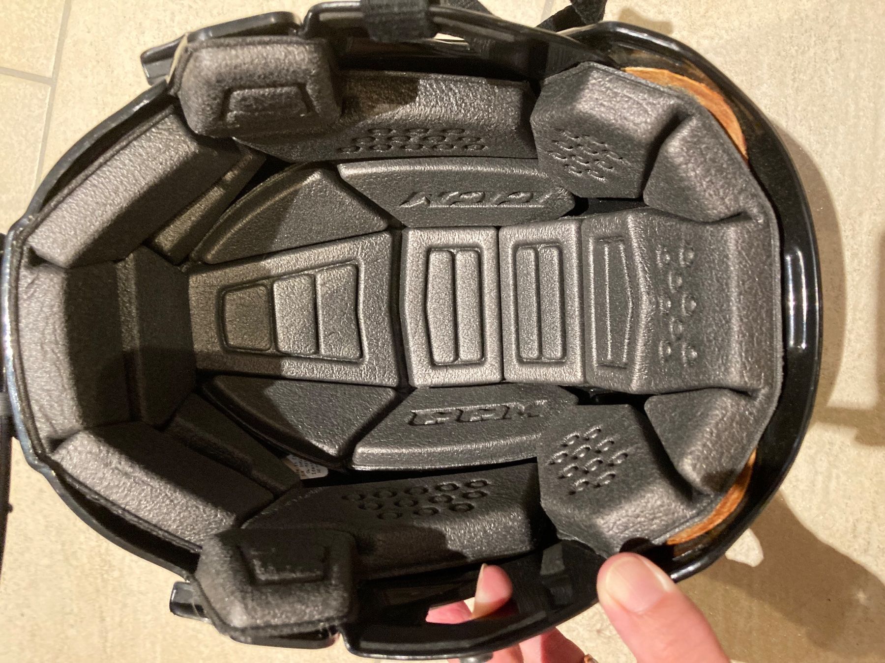 Ccm Caschi: Eishockey Spielerhelm von CCM Grösse M – Usato da Deitingen venduto da Calimi 5