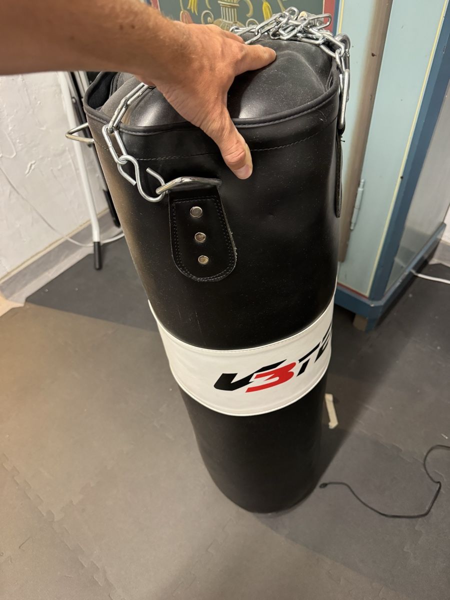 Sacchi da boxe: Boxsack inkl. 2 Paar Boxhandschuhe – Usato da Berg SG venduto da cil_p8z9 3