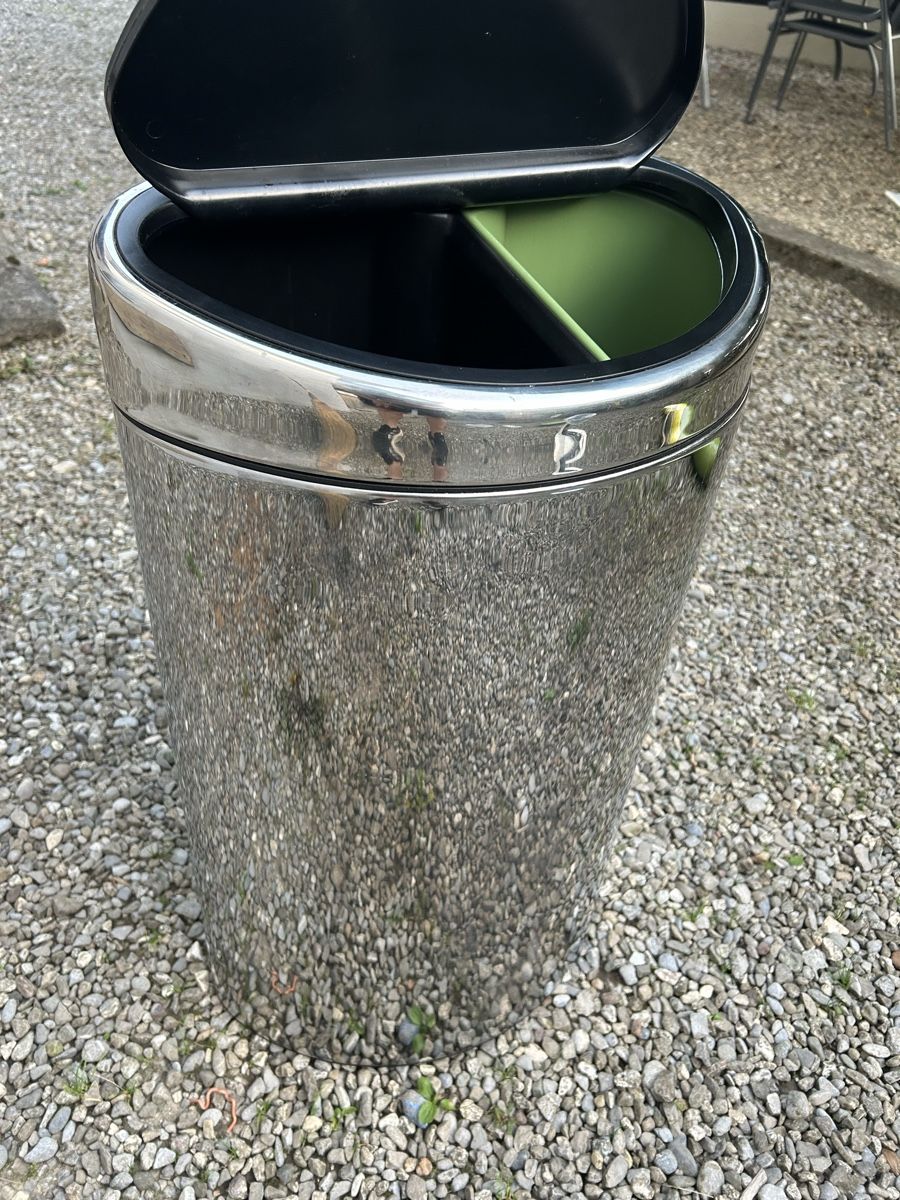 Brabantia Poubelles: Brabantia Touch Bin recycle chrom 30 liter – D'occasion à Ibach par heifla